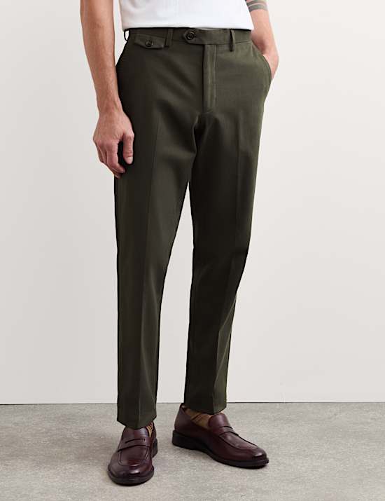 Chino ajust&eacute; en coton italien