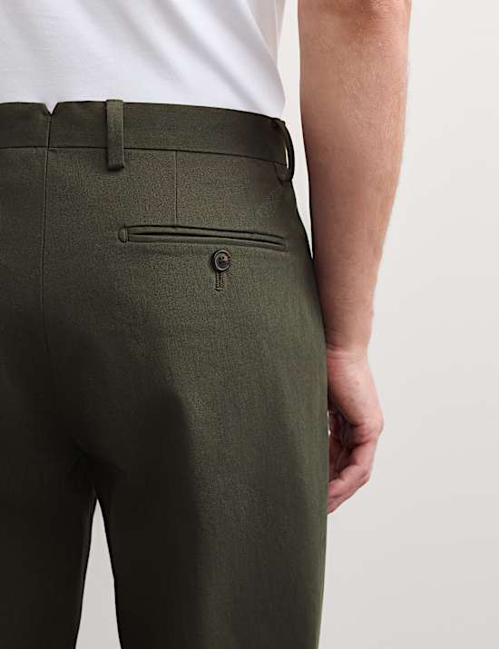 Chino ajust&eacute; en coton italien