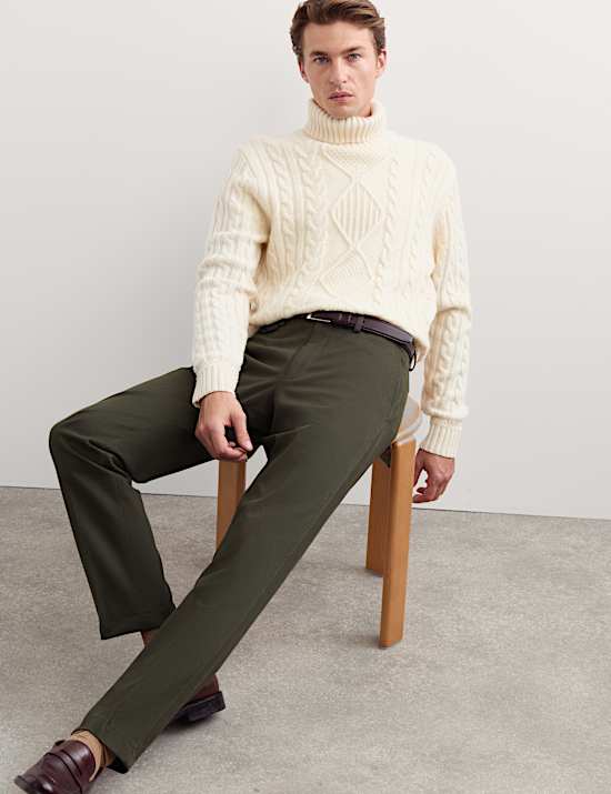 Chino ajust&eacute; en coton italien
