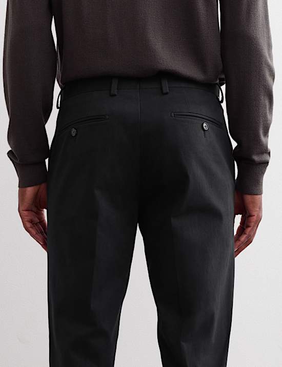 Chino ajust&eacute; en coton italien