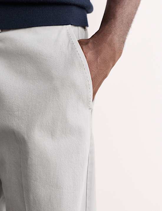 Chino italien coupe ajust&eacute;e