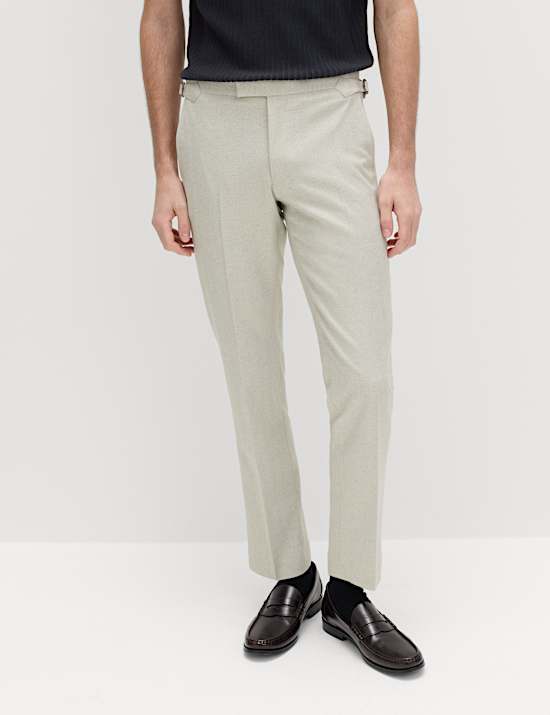 M&iacute;rně z&uacute;žen&eacute; kalhoty se vzorem ryb&iacute; kostry