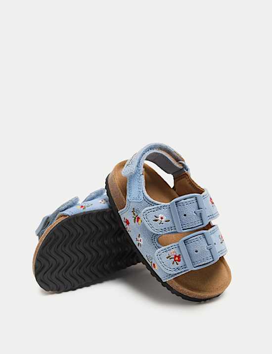 Sandals & flip flops