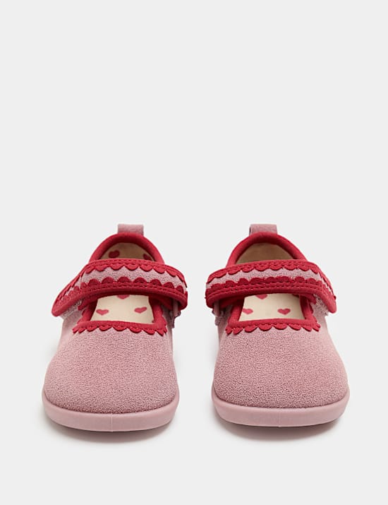 Ballerines b&eacute;b&eacute; &agrave; motif c&oelig;ur (du 8,6 au 21,5)