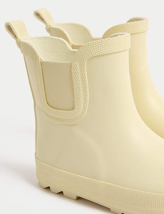 Kids' Wellies (4 Small - 2 Large)