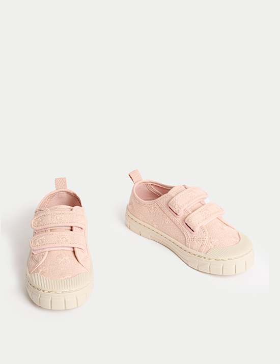 Kids' Canvas RiptapeTrainers (4 Small - 2 Large)