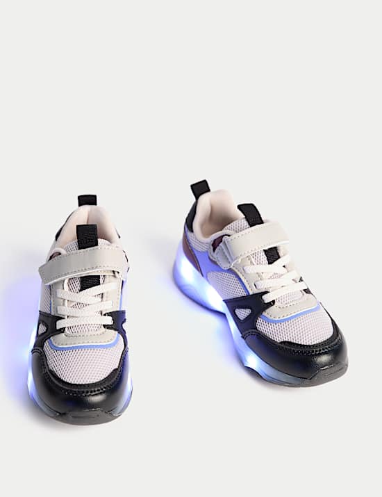 Kids' Light-up Trainers (4 Small - 2 Large)