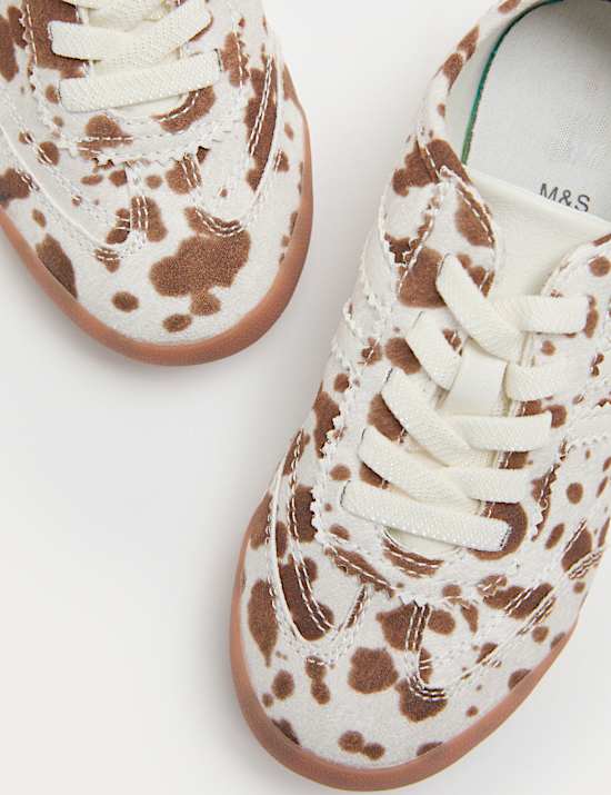 Turnschuhe mit schmaler Sohle und Kuhprint für Kinder (20,5–34,5)