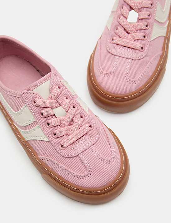 Vince Low Top Trainers (4 Small - 2 Large)