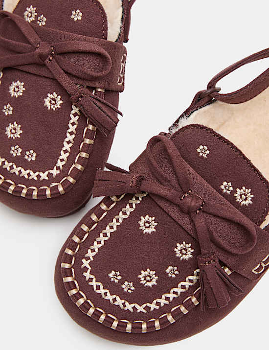 Kids' Embroidered Slip On Clogs (10 Small - 2 Large)