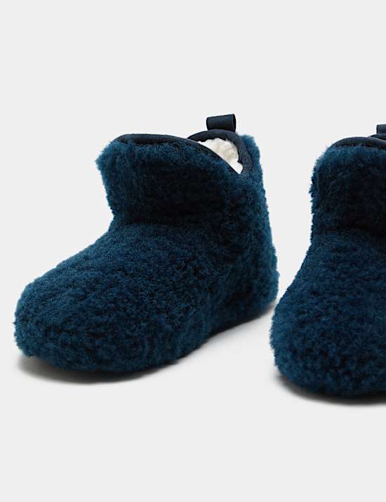 Kids' Borg Slipper Boots (4 Small-7 Large)