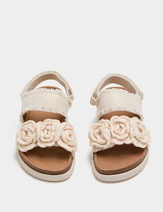 Sandals & flip flops