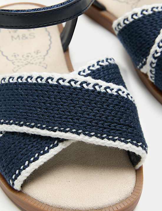 Gehaakte kindersandalen met gekruiste bandjes (maat 20,5-34,5)