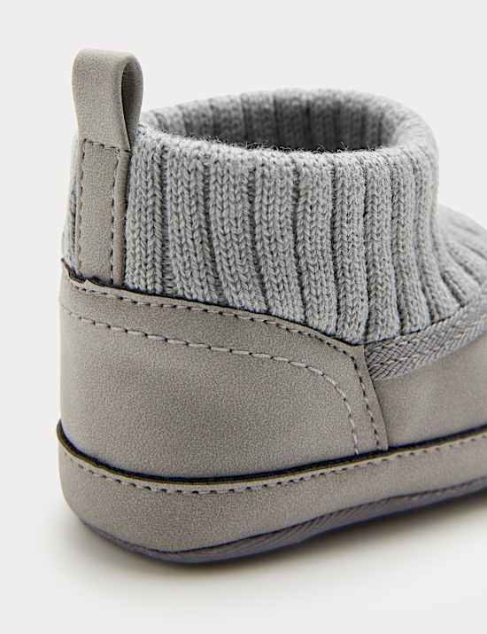 Baby Pram Shoes (0-18 Months)