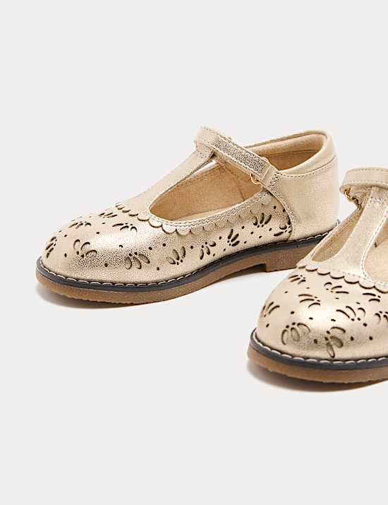 Kid's Heritage Bow T-Bar Shoes (4 Small - 2 Large)