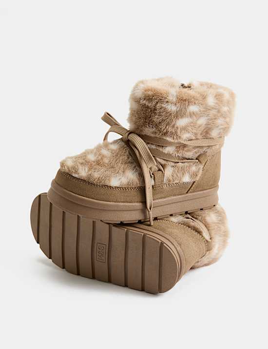 Doe Faux Fur Fashion Snow Boots (4 Small - 6 Large)