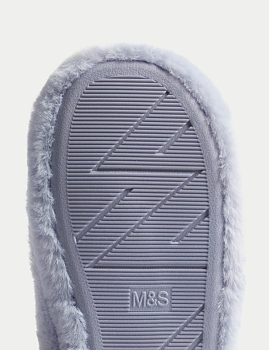 Kids' Lilo & Stitch Slippers (9 Small - 6 Large)