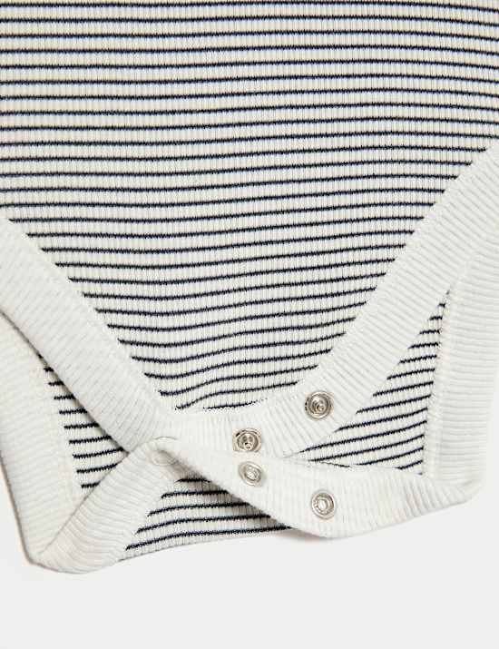 Ensemble 2 pièces en coton avec salopette à motif petites fleurs (jusqu’au 3 ans)