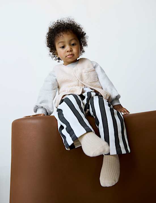 3-tlg. Outfit mit gestreifter Jogginghose und Gilet aus Borg (0 M. – 3 J.)