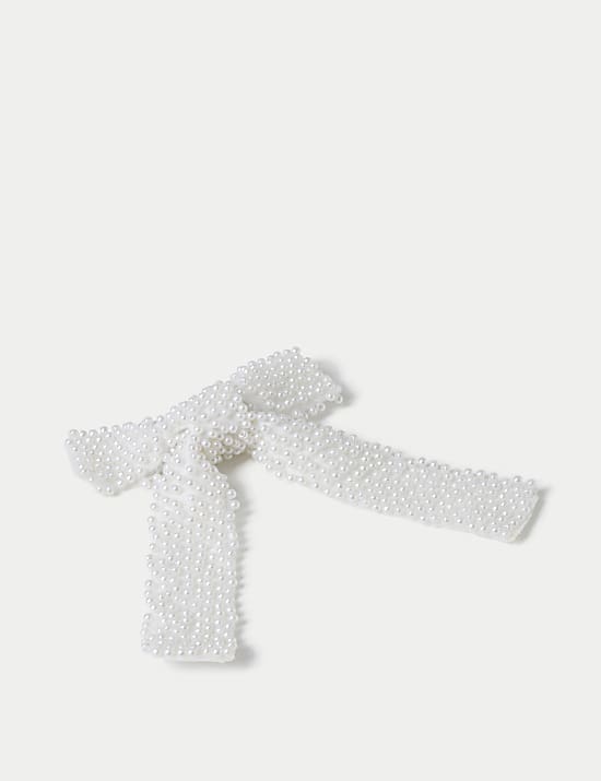 Lazo con adorno de perlas