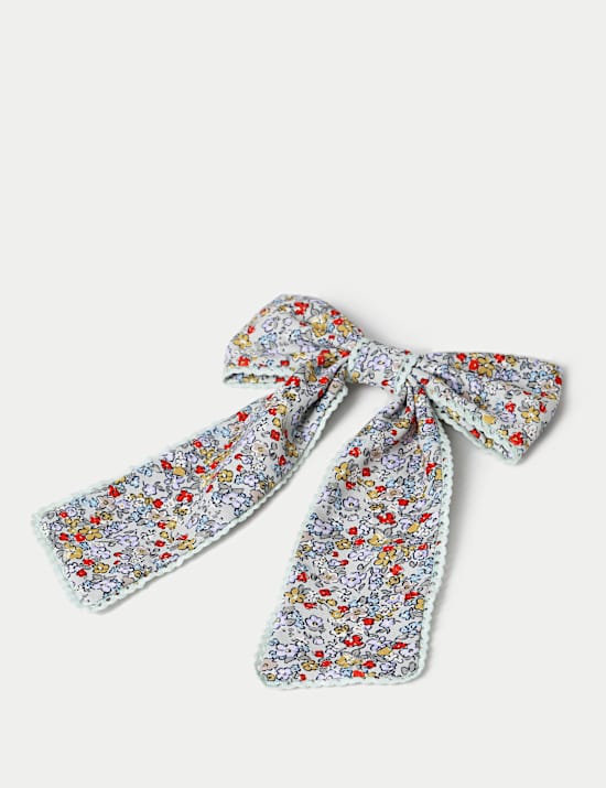 Pinza para el pelo con lazo de florecillas