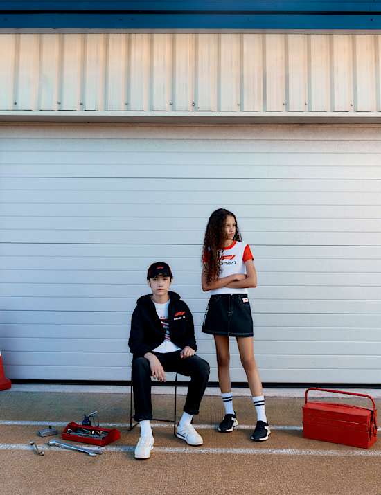 קפוצ'ון Formula 1&reg;&lrm; עם הדפס גרפי (6-&rlm;16 שנים)