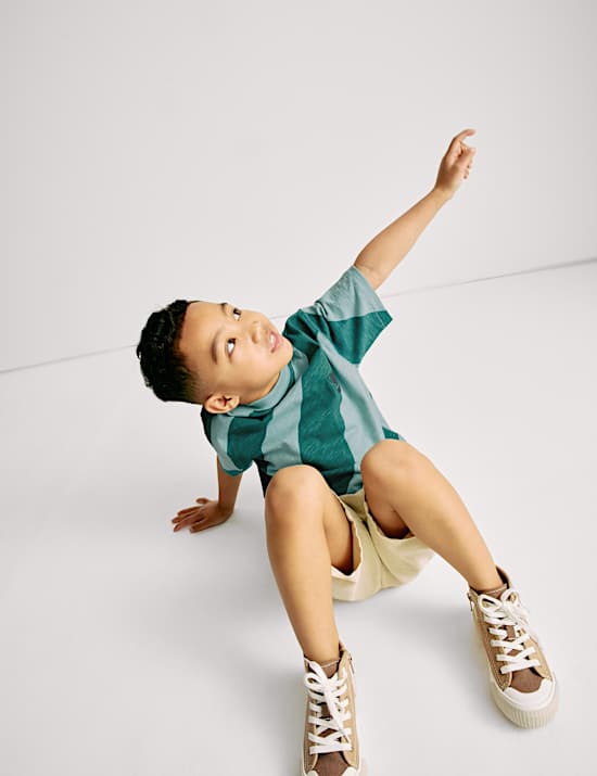 Pruhované tričko z čisté bavlny s s diagonálními vlnami (2–8 let)