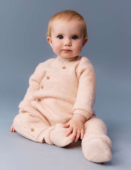 2 Piece Knitted Outfit with Booties (7lbs - 12 Mths)