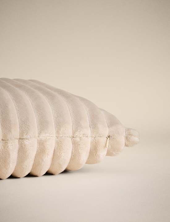 Ribbed Fleece Cushion