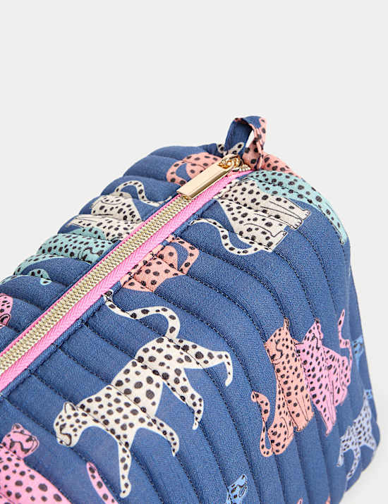 Μεγάλο καπιτονέ νεσεσέρ