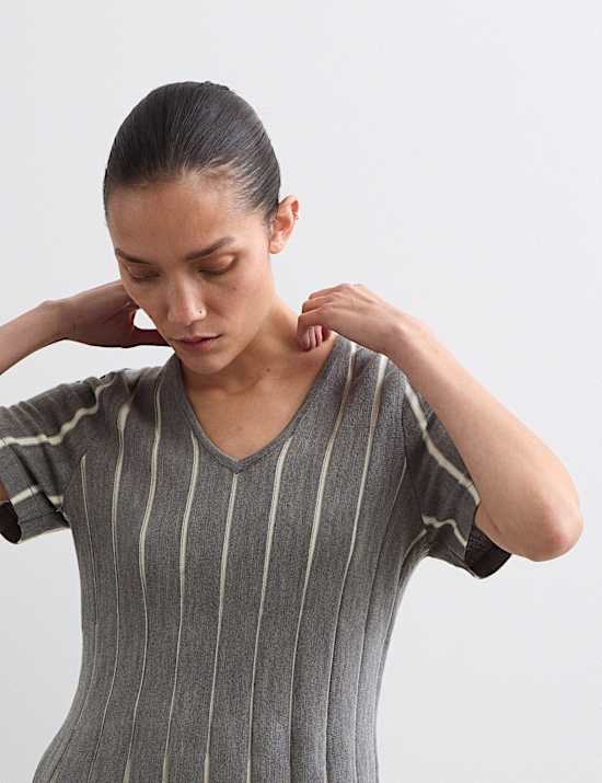 Merino Wool Rich V-Neck Pleated Knitted Top