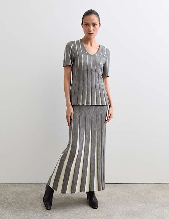 Merino Wool Rich V-Neck Pleated Knitted Top