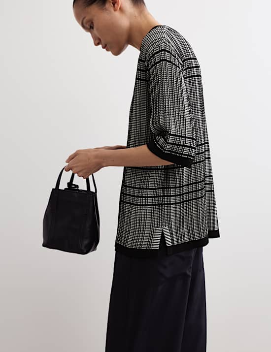 Checked Crew Neck Knitted Top