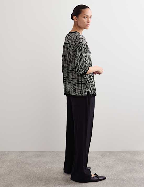 Checked Crew Neck Knitted Top