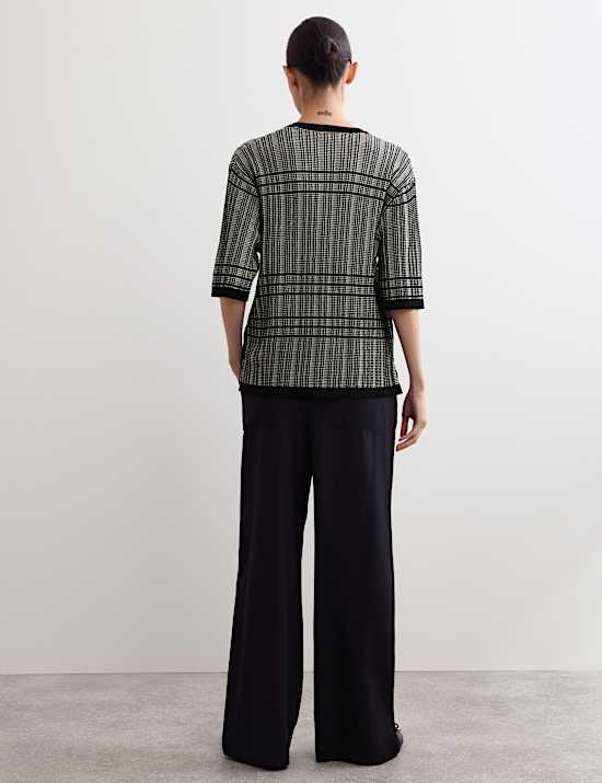 Checked Crew Neck Knitted Top