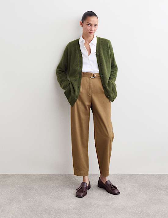 Gilet coupe d&eacute;contract&eacute;e en mohair m&eacute;lang&eacute; &agrave; col en V