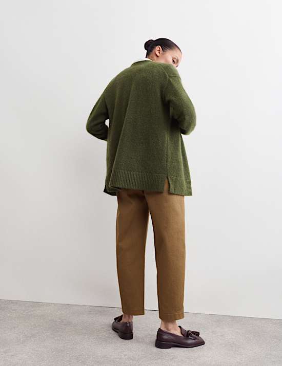 Gilet coupe d&eacute;contract&eacute;e en mohair m&eacute;lang&eacute; &agrave; col en V