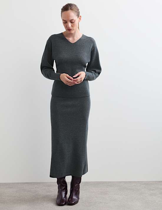 Pure Merino Wool V-Neck Fitted Jumper