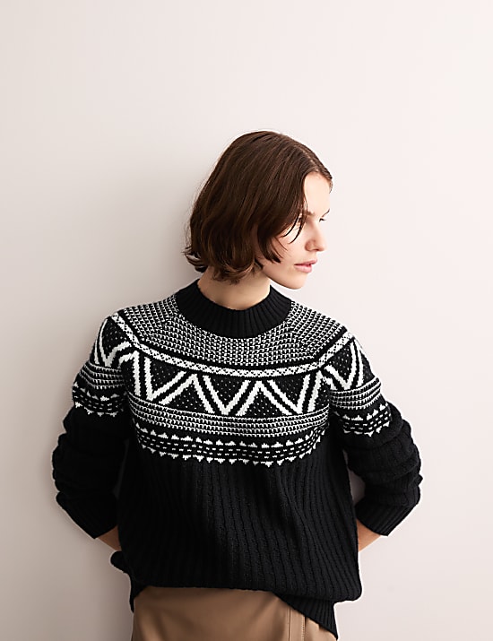 Pull pure laine d&rsquo;agneau motif jacquard &agrave; col chemin&eacute;e