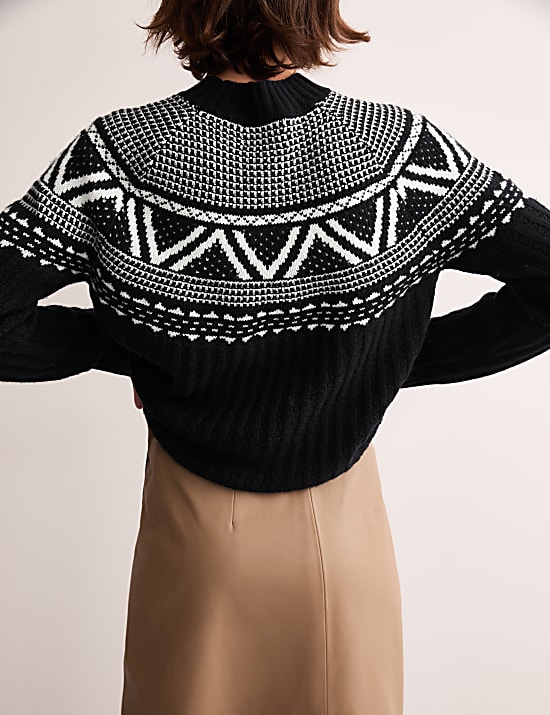 Pull pure laine d&rsquo;agneau motif jacquard &agrave; col chemin&eacute;e