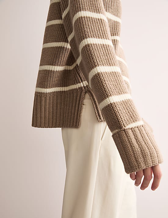 Pull 100 % laine de mérinos à col montant et rayures