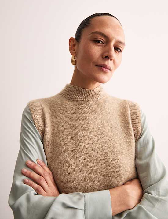 Top sin mangas con cuello chimenea con mezcla de mohair