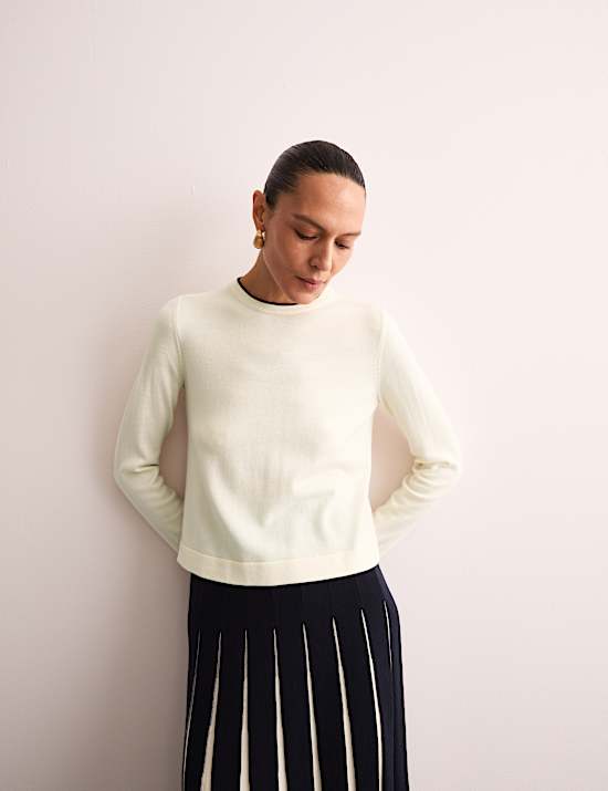 Merinowolrijke trui met biesdetail