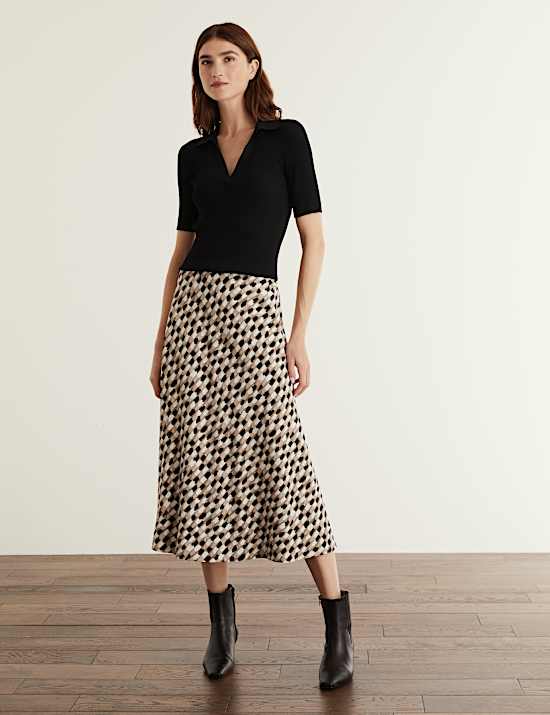 Ribbed Collared V-Neck Short Sleeve Top