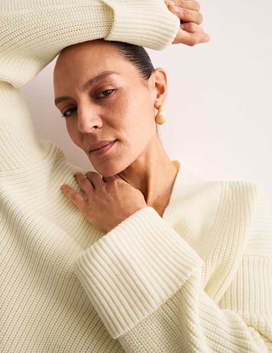 Jersey informal 100% lana de merino de escote en pico