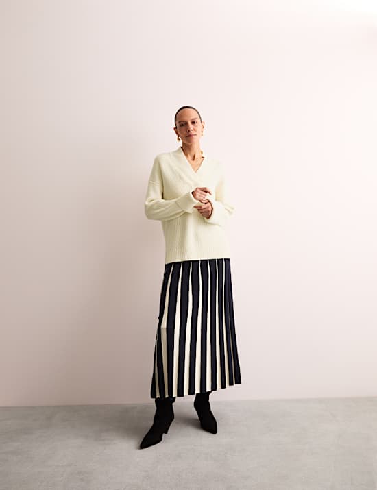 Jersey informal 100% lana de merino de escote en pico