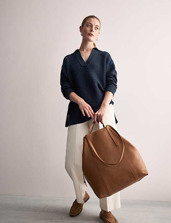 Άνετο πουλόβερ με ανάγλυφο σχέδιο, γιακά και χαλαρή εφαρμογή από 100% βαμβάκι