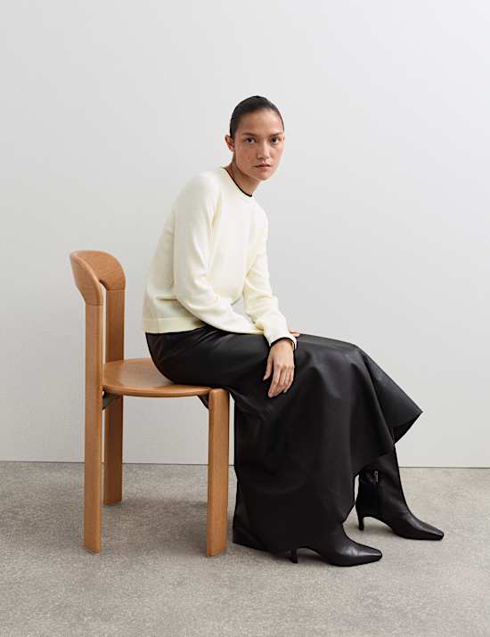 Merino Wool Rich Tipped Crew Neck Jumper