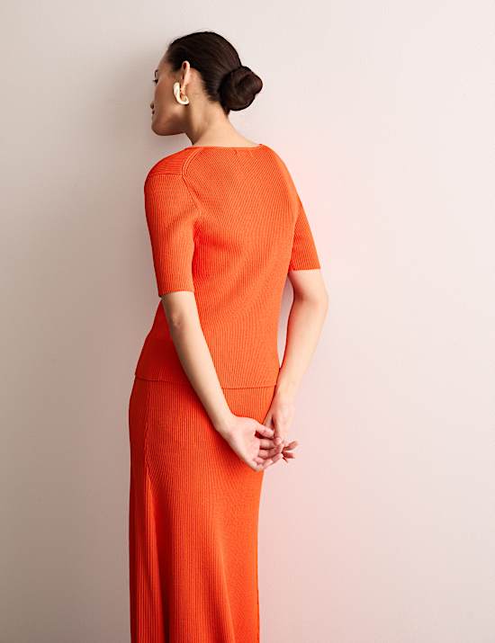 Top en maille c&ocirc;tel&eacute;e &agrave; col en V