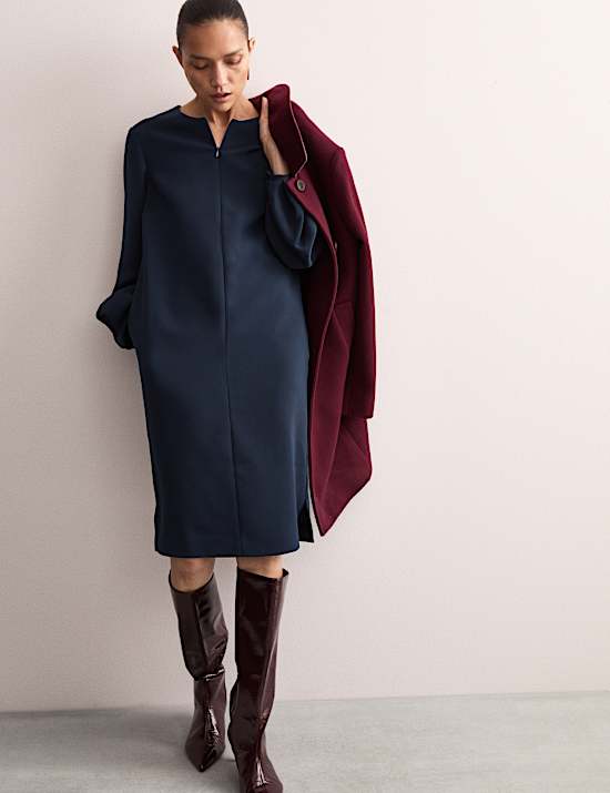 Vestido recto por la rodilla de escote cerrado